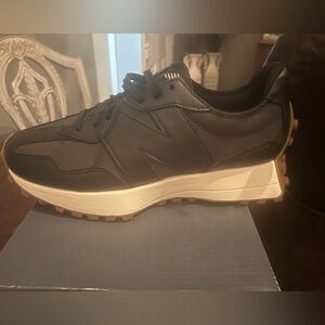 New Balance 327 Black leather tennis shoes 8.5
